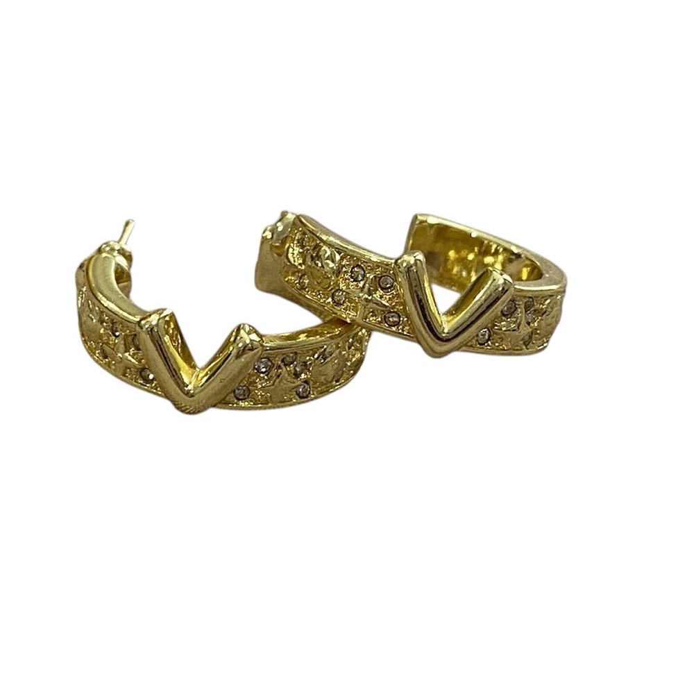 Elegant Gold Hoop Earrings
